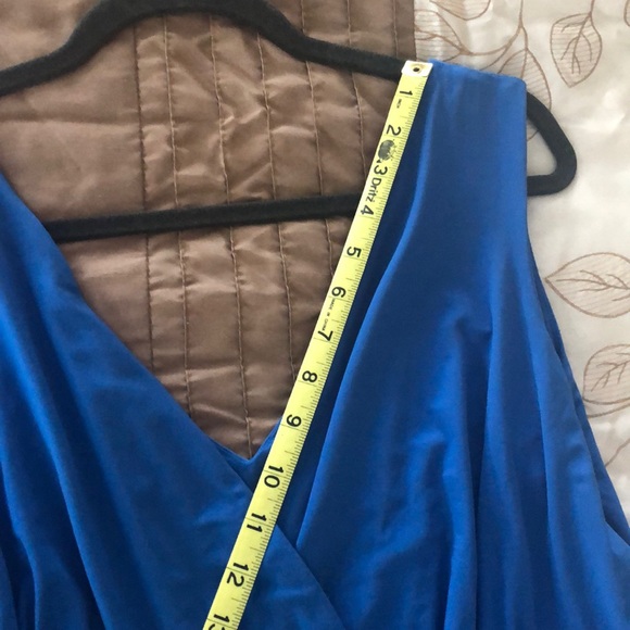 Beautiful Dress - Picture 7 of 7